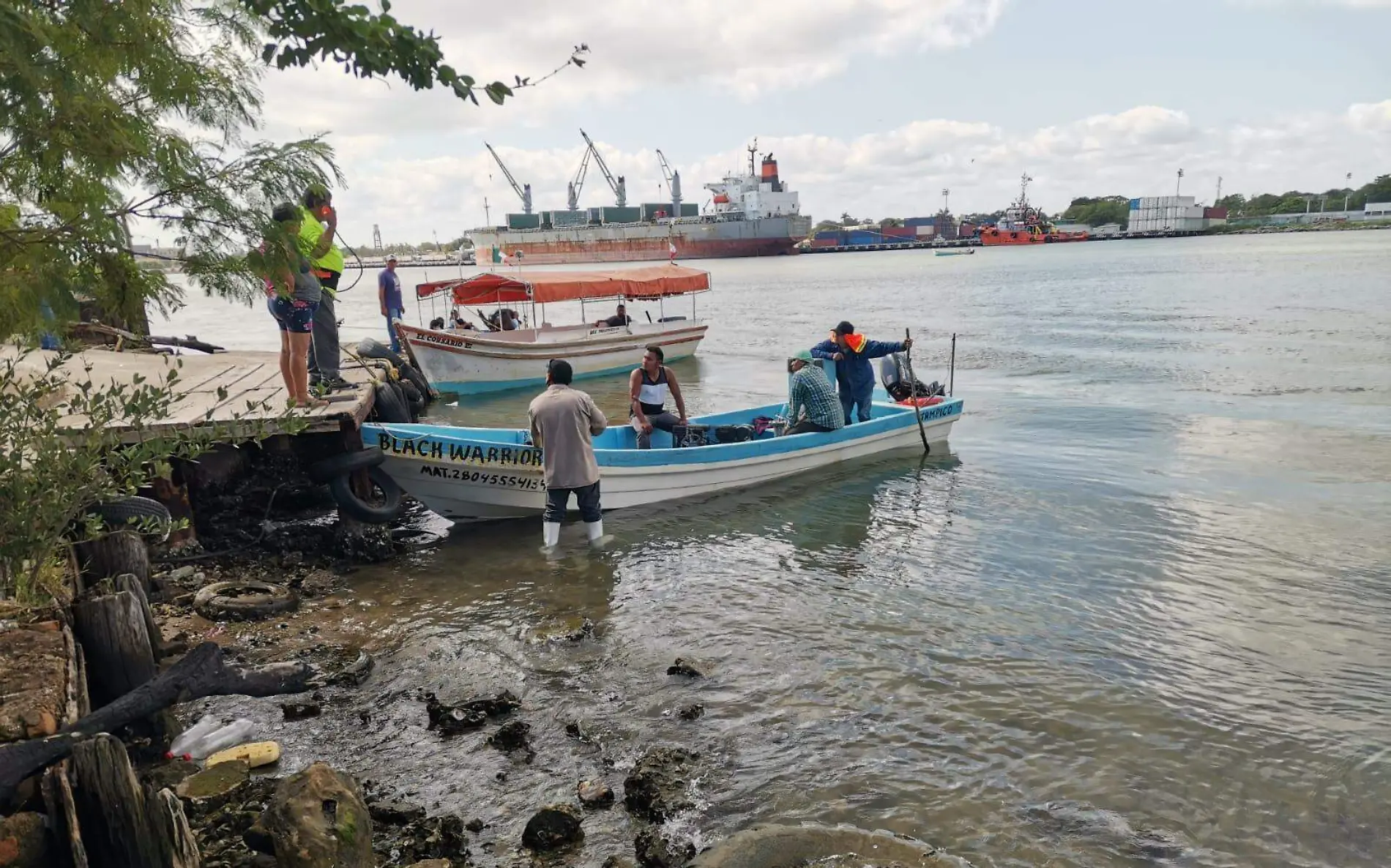 Familiares siguen buscando a obreros desaparecidos en el río Pánuco Alfredo Márquez (3)